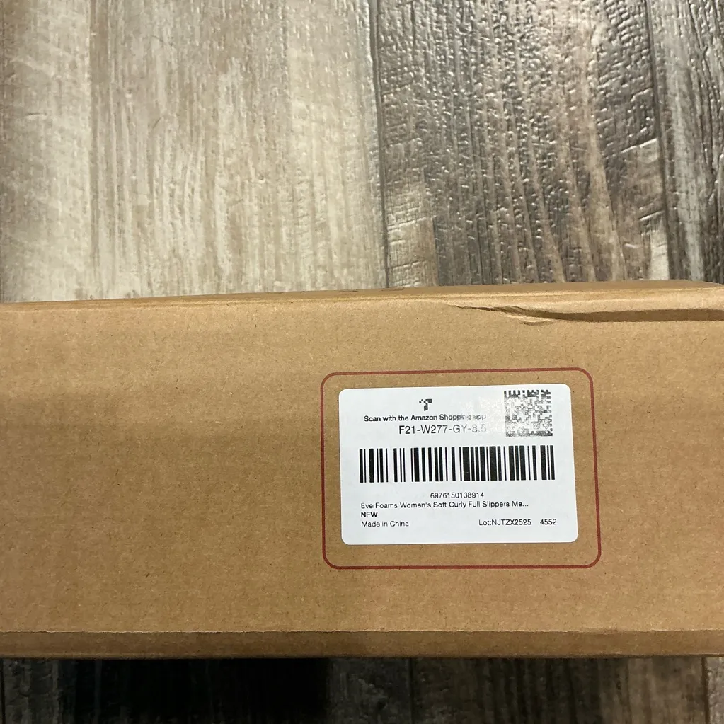 Cozy Gray Women’s Slippers Size 8.5 - Image 8