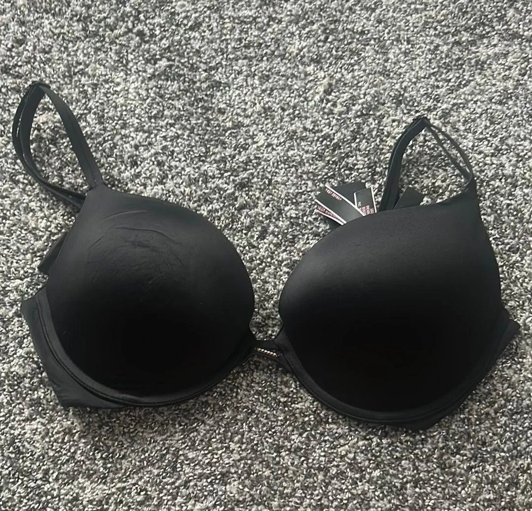 VS Black Push Up Bra - Image 2