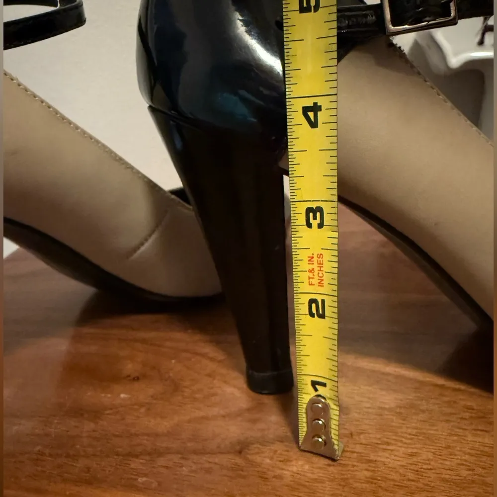 Mossimo Black and Cream Classic Heels size 10 - Image 11