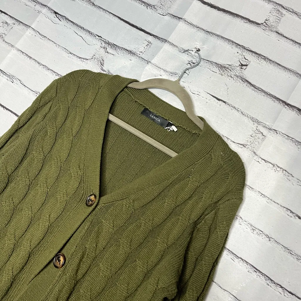 Zesica Olive Green V‑Neck Button‑Up Cardigan L Lightweight Cozy Everyday Layer Size L - Image 7