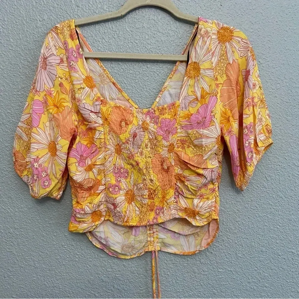 H&M Floral V-neck Size Medium NWT‎ - Image 3