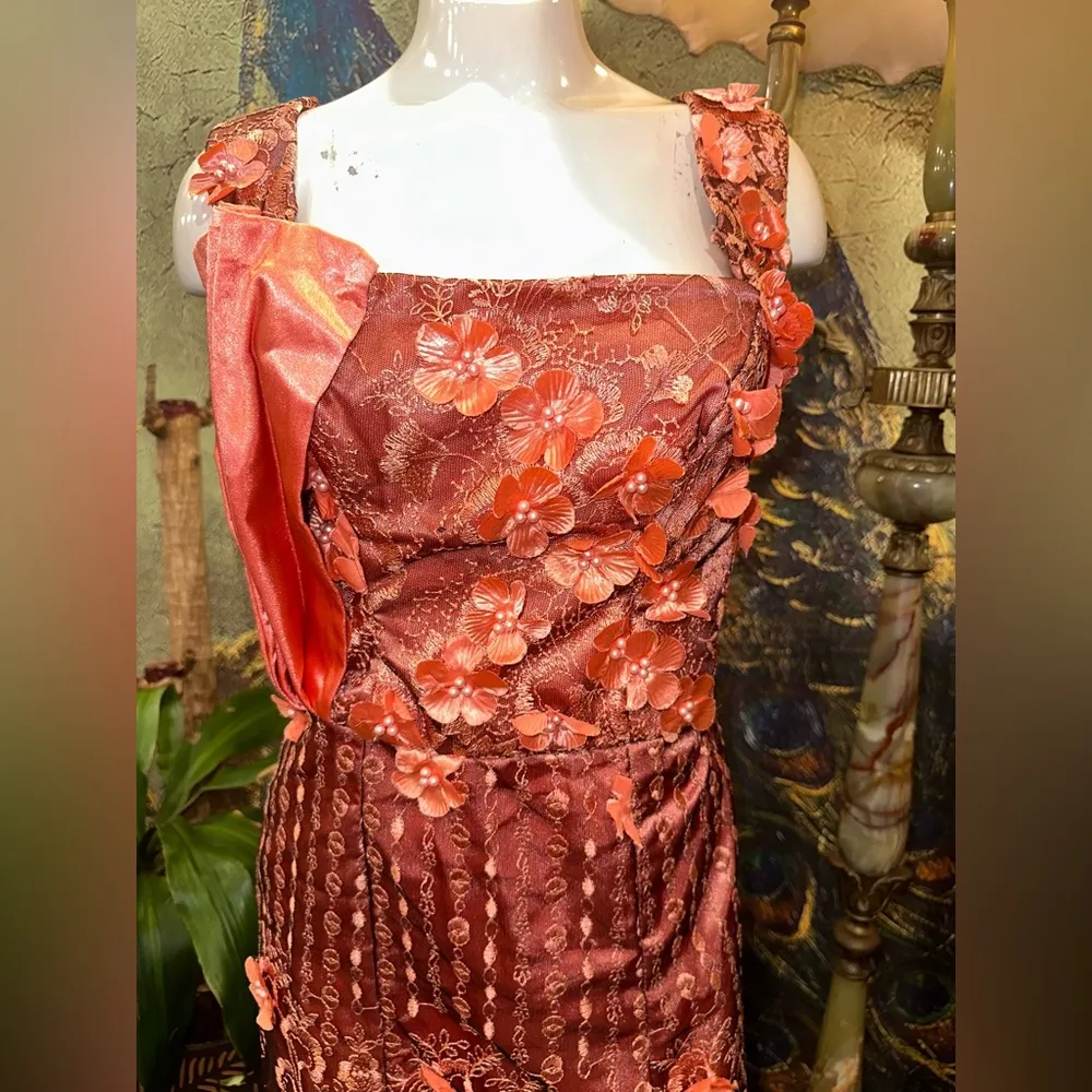 EUC 1950’s vintage salmon brocade fabric Elegant Floral Pink Dress Orange Size undefined - Image 8