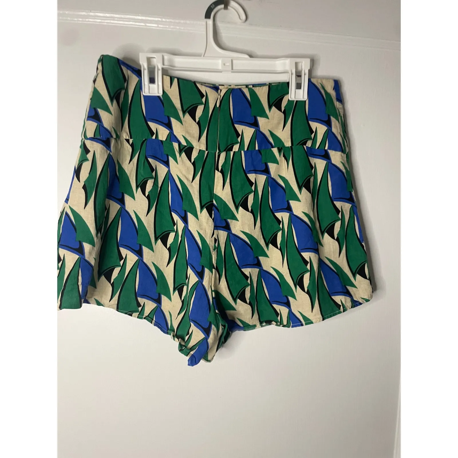 Zara Green Blue Leaf Print Pleated High Waist Shorts Women's‎ Medium - Image 4
