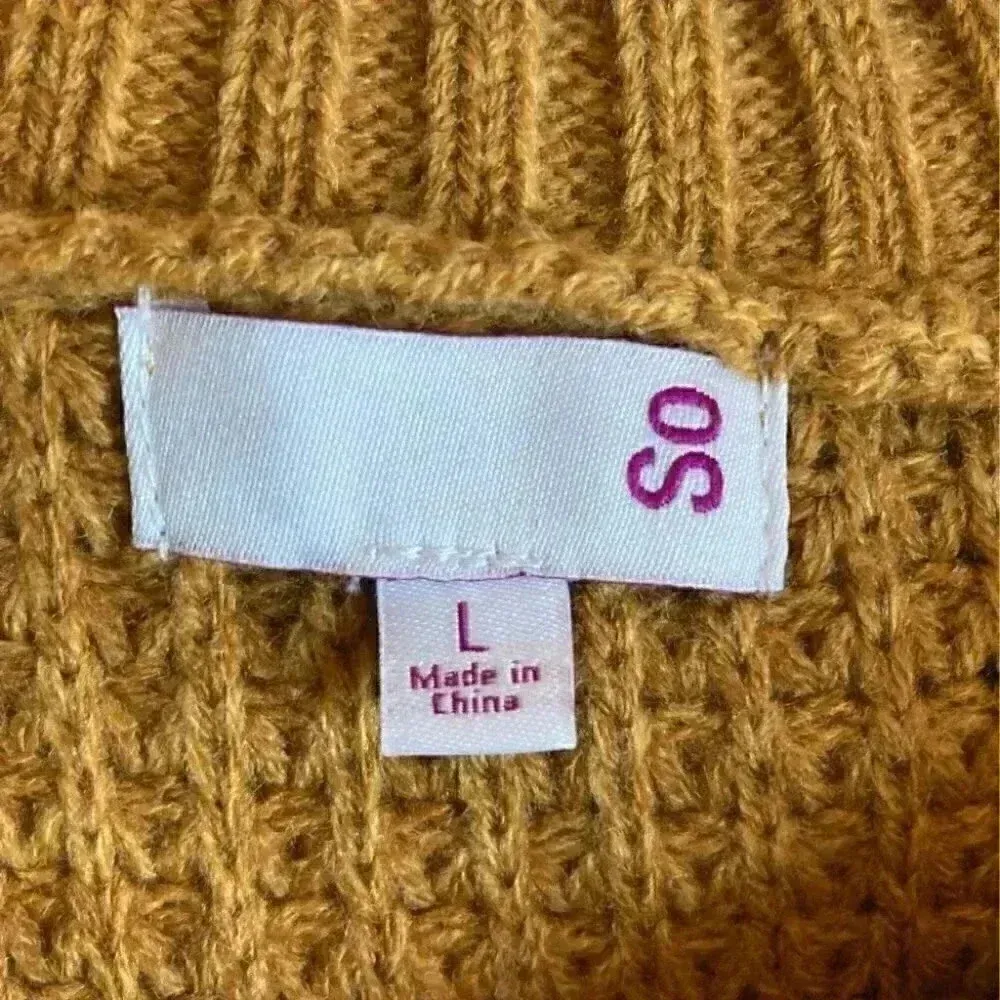 ⭐️ SO sweater in size large - Image 4