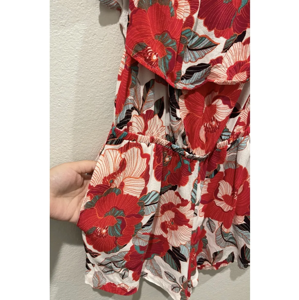 Cupcakes and Cashmere  Cadrian Romper  - Image 5