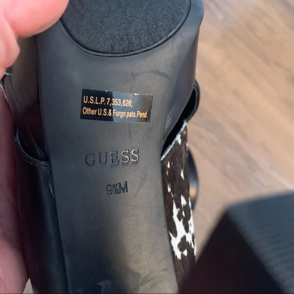 Guess size 9.5 slip on heels leather black shoes EUC - Image 8