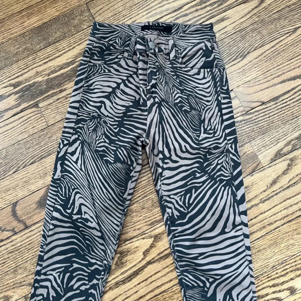 NWOT J BRAND Alana Zebra Van Pattern High Rise Crop Raw Hem Skinny Jeans Size 25 - Image 4