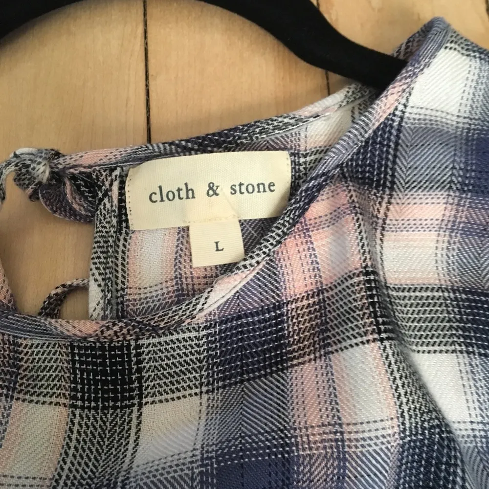 Cloth and Stone Blue and Pink Plaid Tank Top Size Large - Image 3