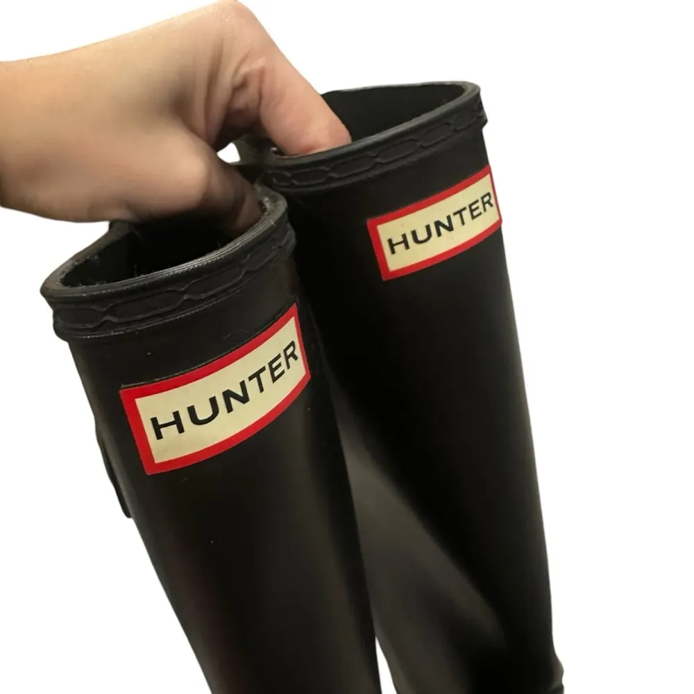 Hunter Women's Original Matte Tour Buckle Strap Rain Boots - Image 9