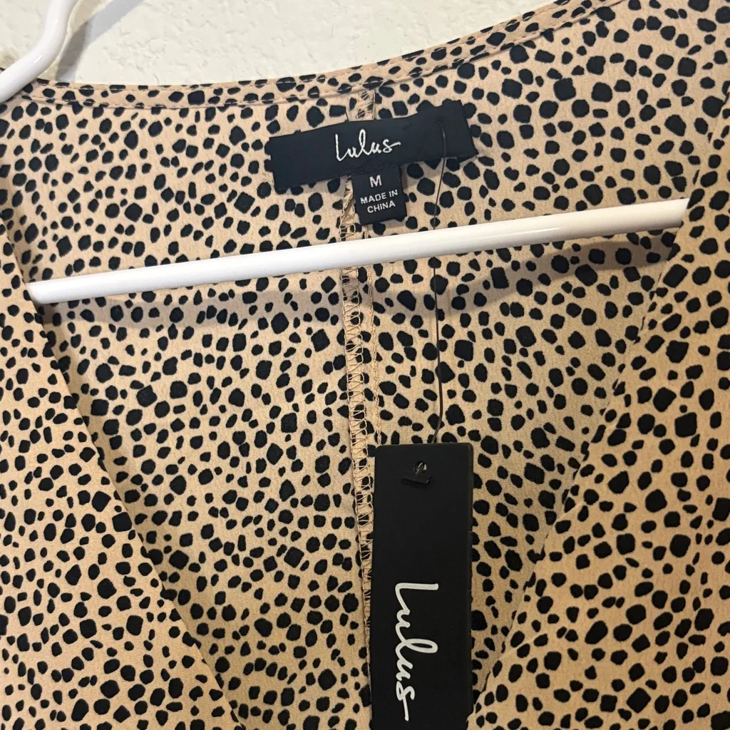NWT Lulu's Black and Tan leopard Blouse Medium - Image 2