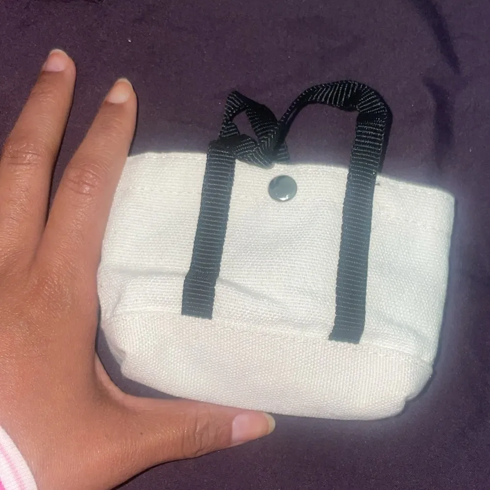 Mini Tote Bag charm White - Image 5