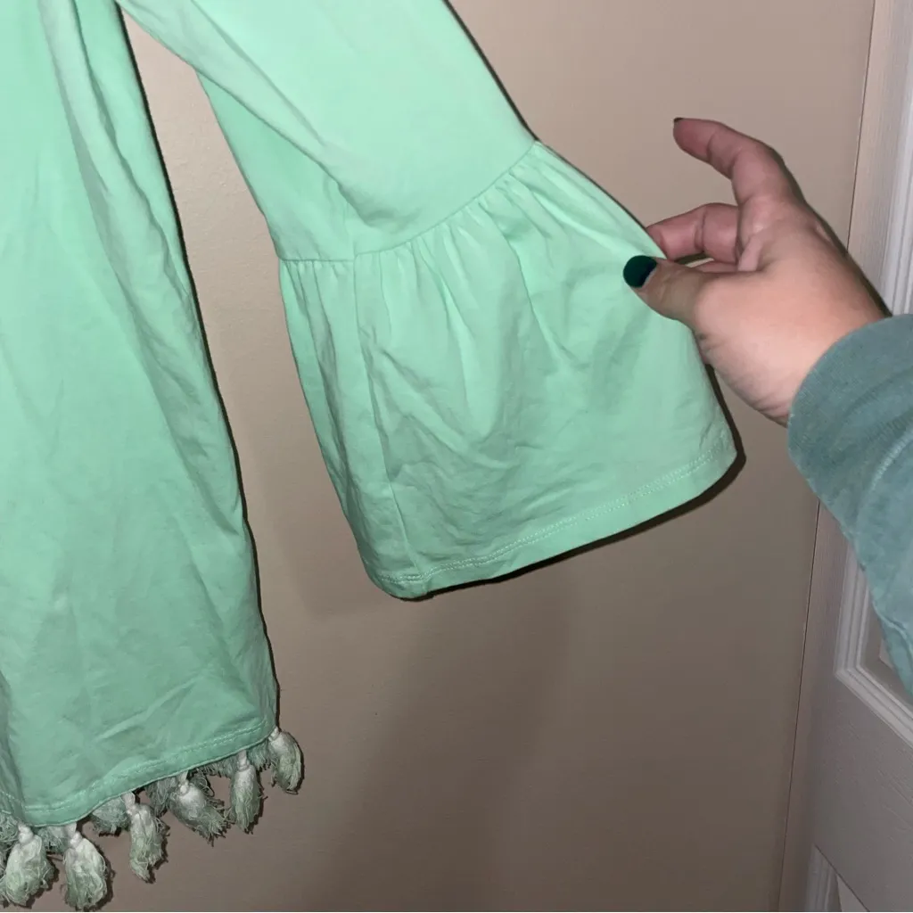 Crown & ivy Women's Medium Mint Green Pom Pom Tassel Hem Bell Sleeve Knit Top - Image 5