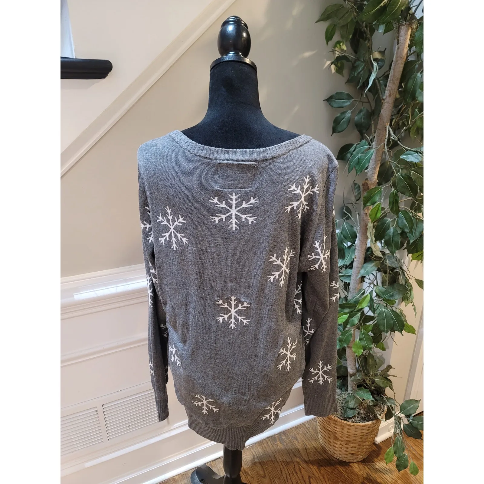 Tipsy Elves Christmas Sweater Women's Large Gray Snowman Long Sleeve Pullover - Image 8