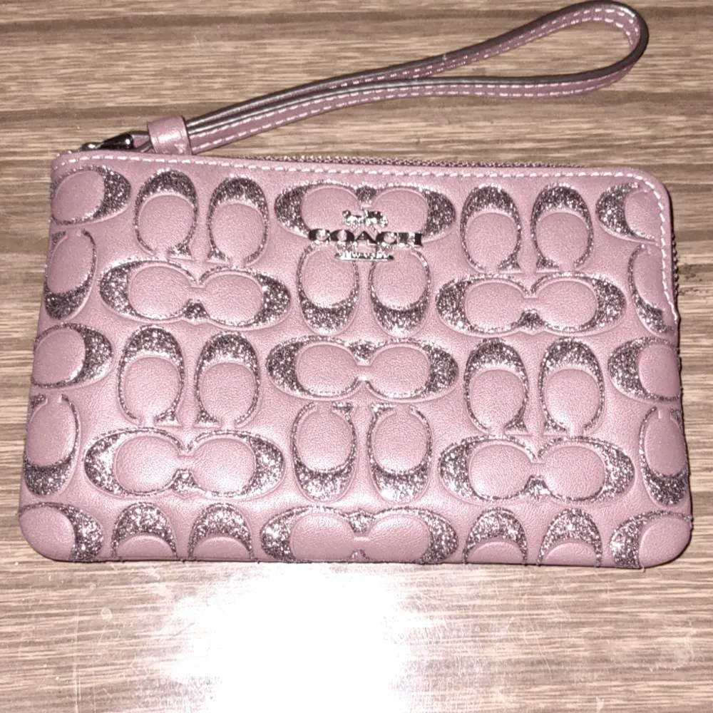 Coach wristlet - Image 2