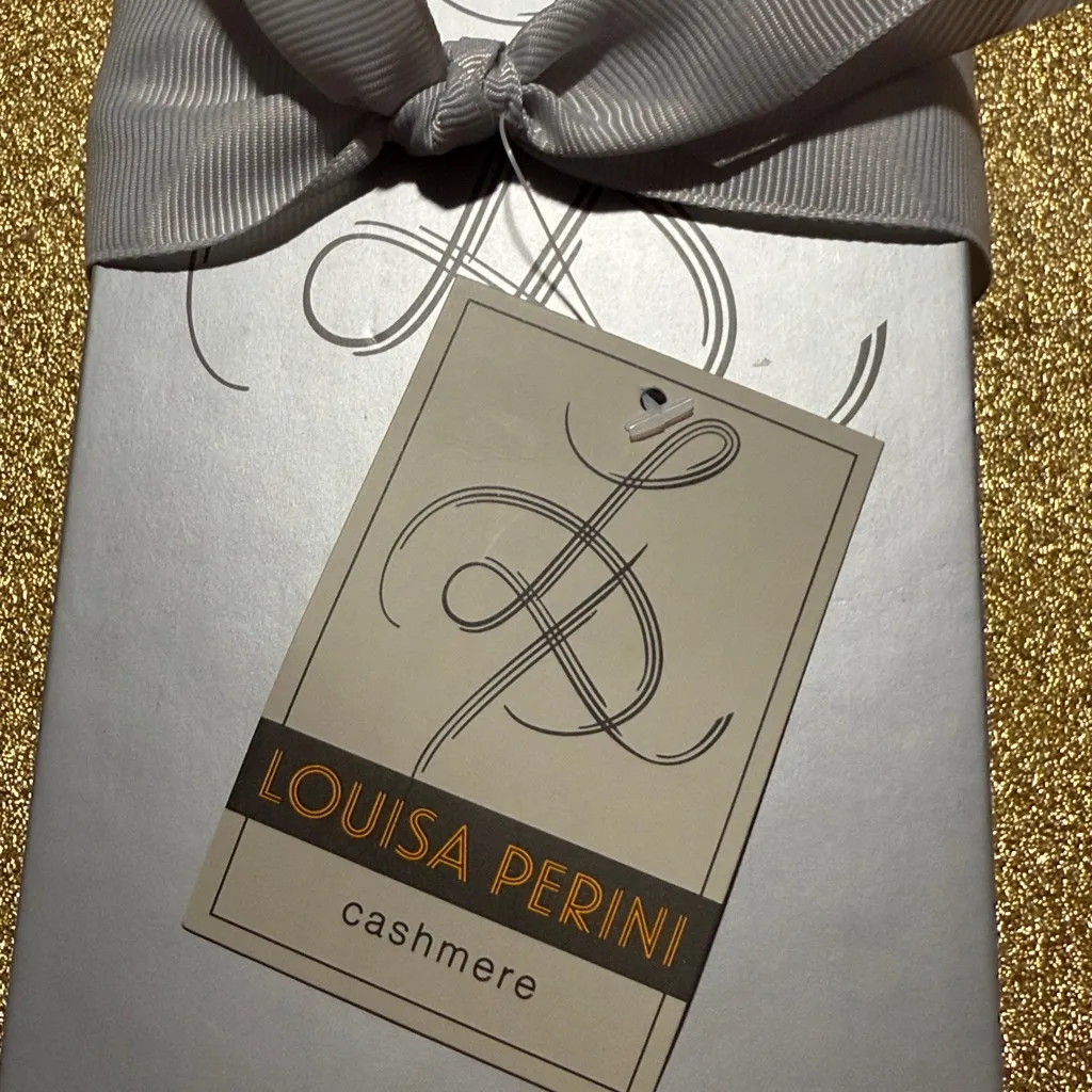 Louisa Pepini Cashmere Gloves Gift Box Black - Image 3