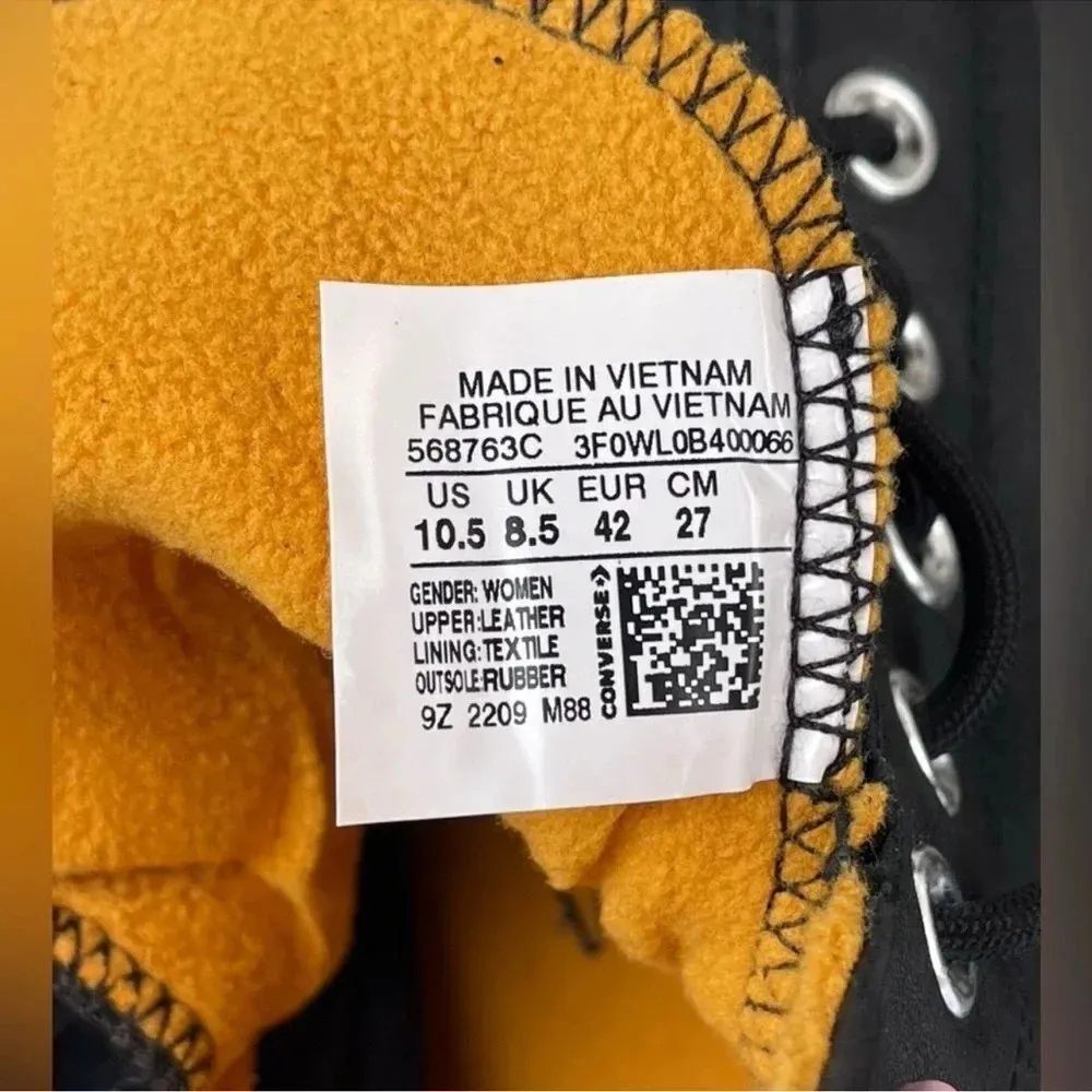 Converse Chuck Taylor All Star Lugged Hi
Winter Boots Gore-Tex 10.5 - Image 8