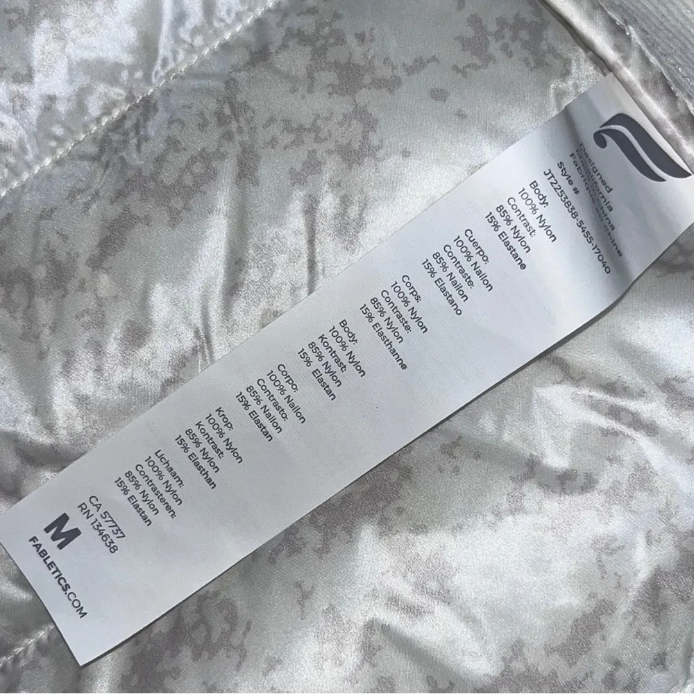 Fabletics Elliot Puffer Vest Sz Medium - Image 6