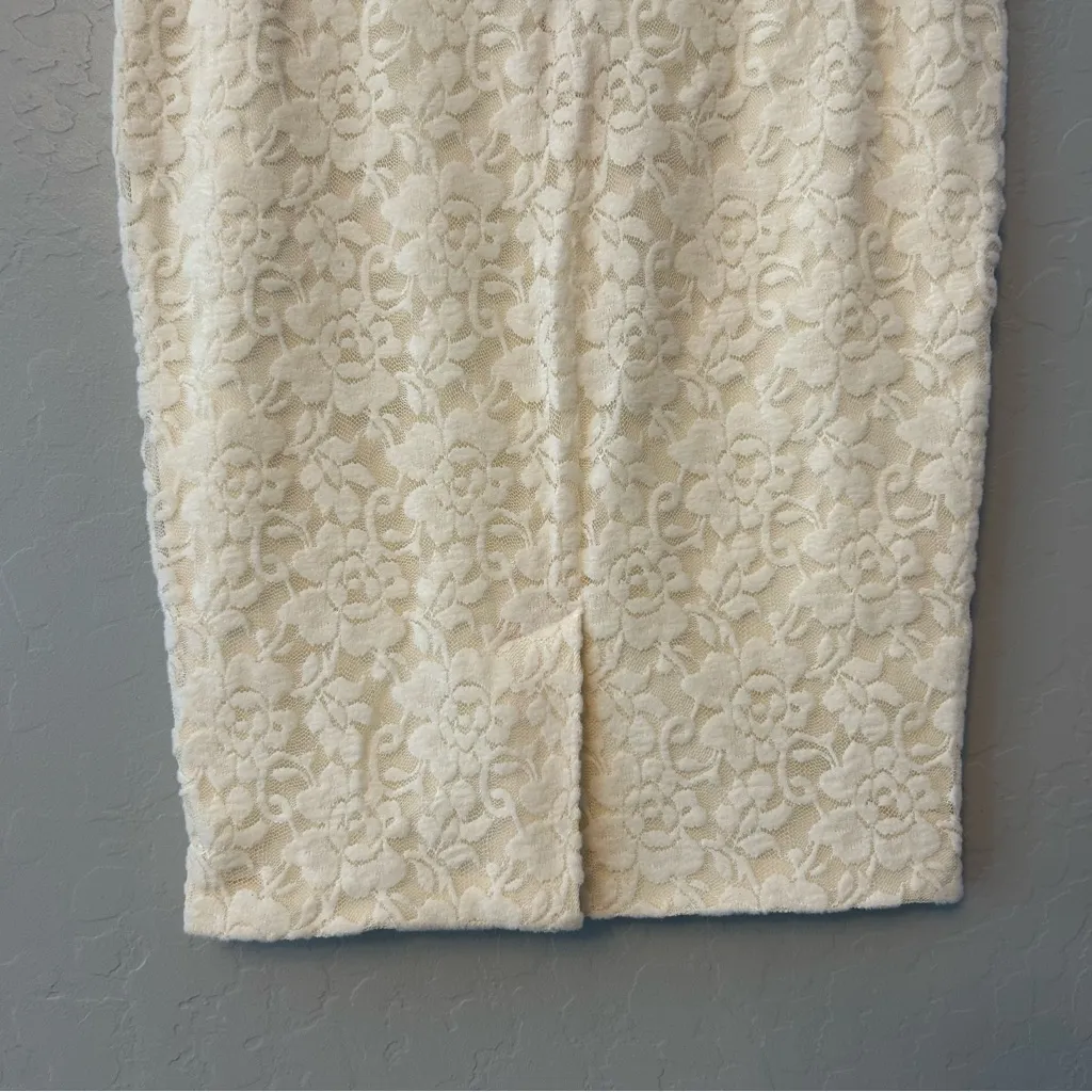 ⭐️Wendy Glez cream off white stretchy pencil skirt with lace overlay size medium - Image 12