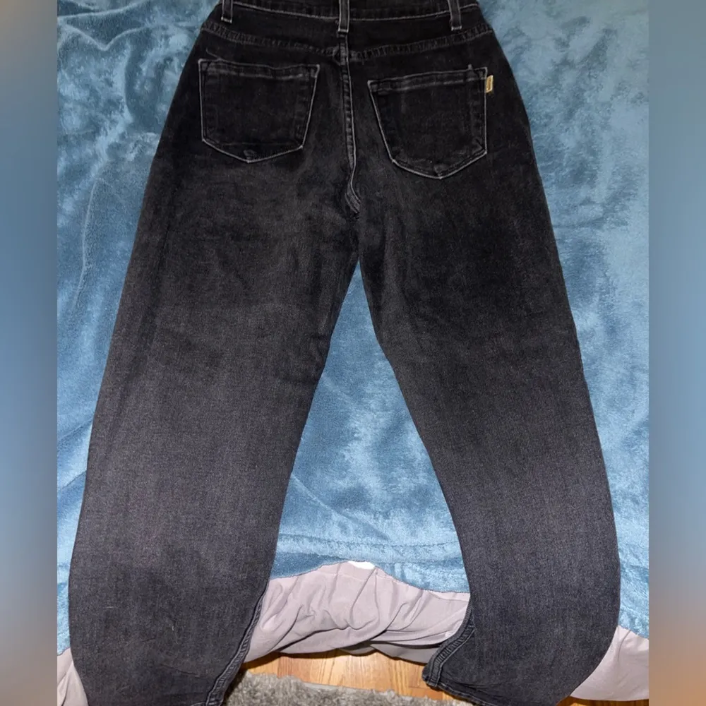 Black ripped mom jeans - Image 3