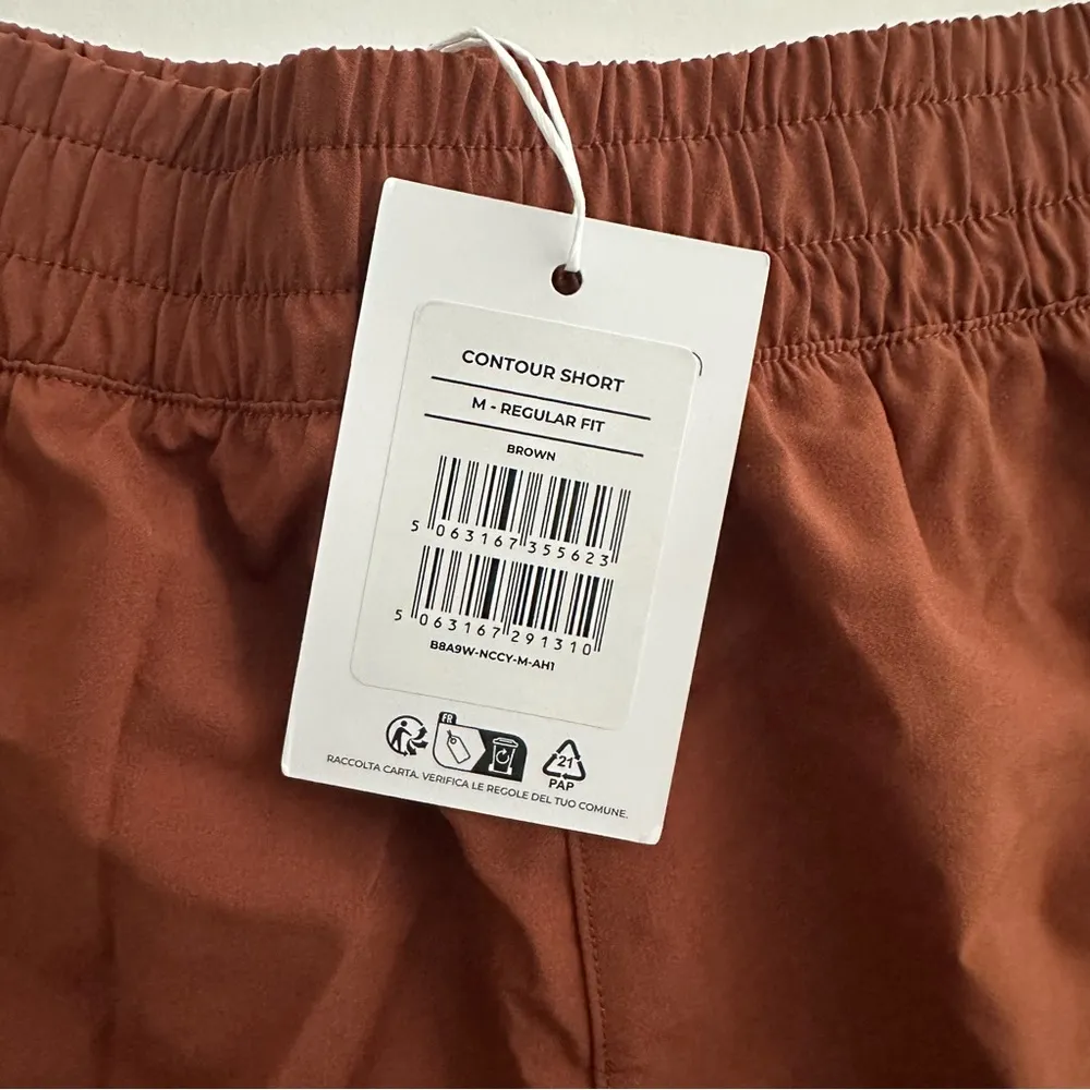 M/L Contour Shorts & Adapt Fleck Seamless Halterneck Shorts Bra Set - Image 4