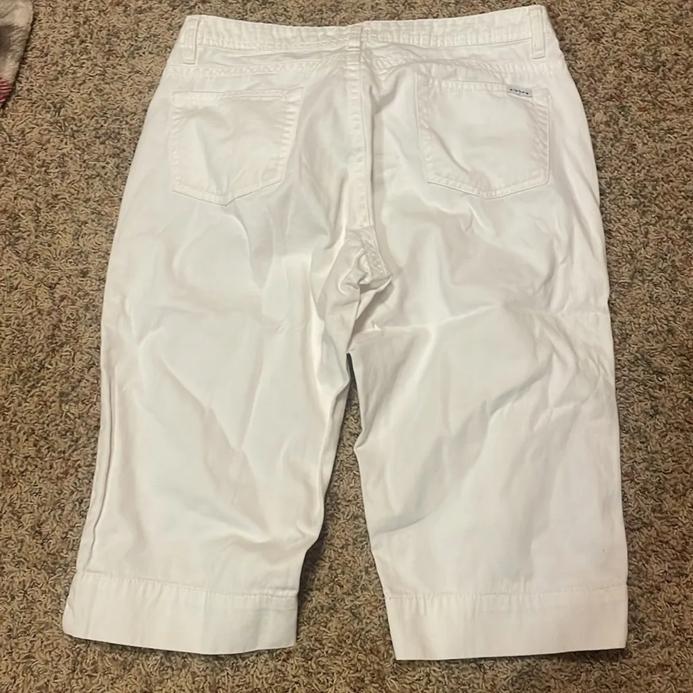 Riders white capri pants size 8 - Image 2