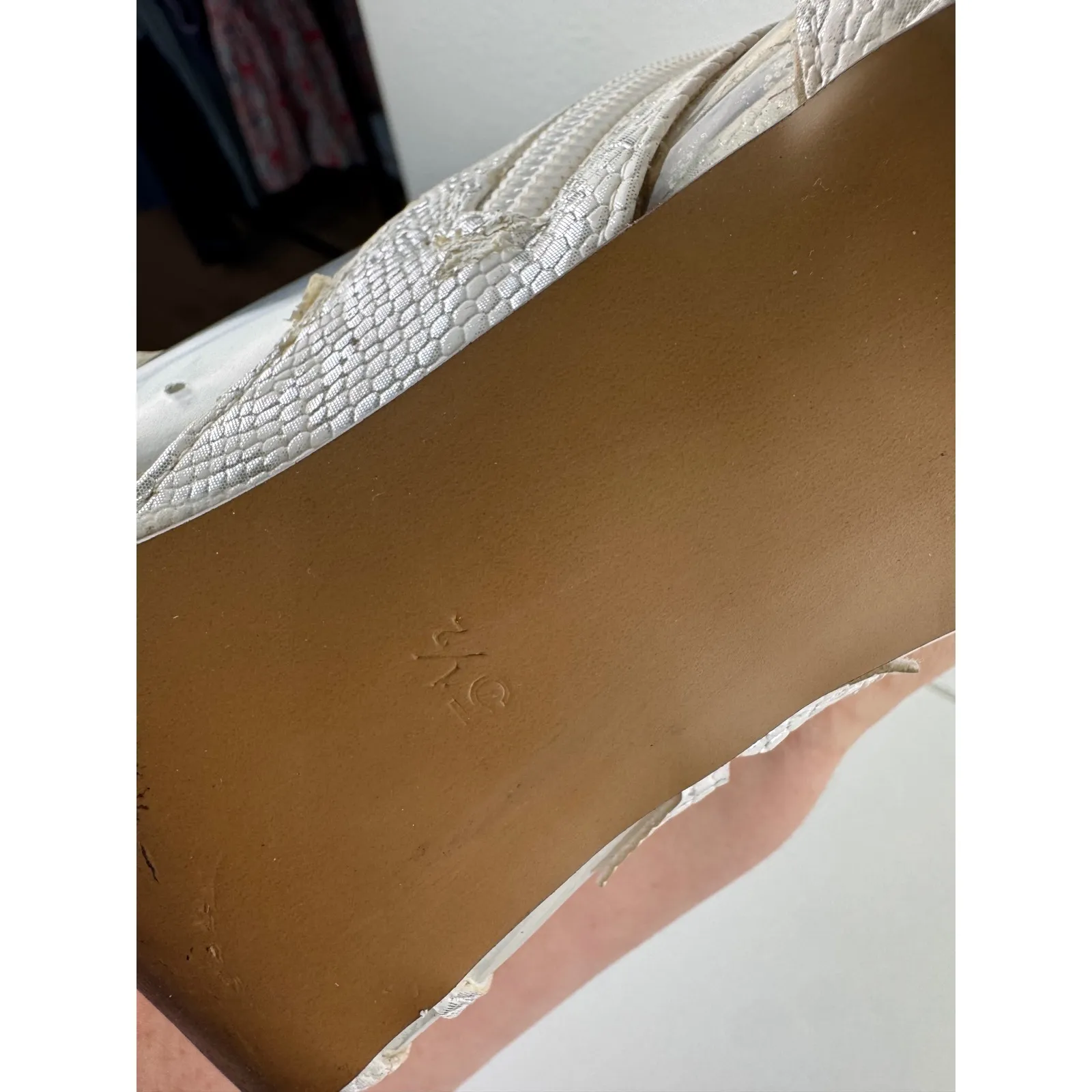 Betsey Johnson Luna Silver Snakeskin Star Clear‎ Vinyl Ankle Booties 5.5M Heels - Image 6