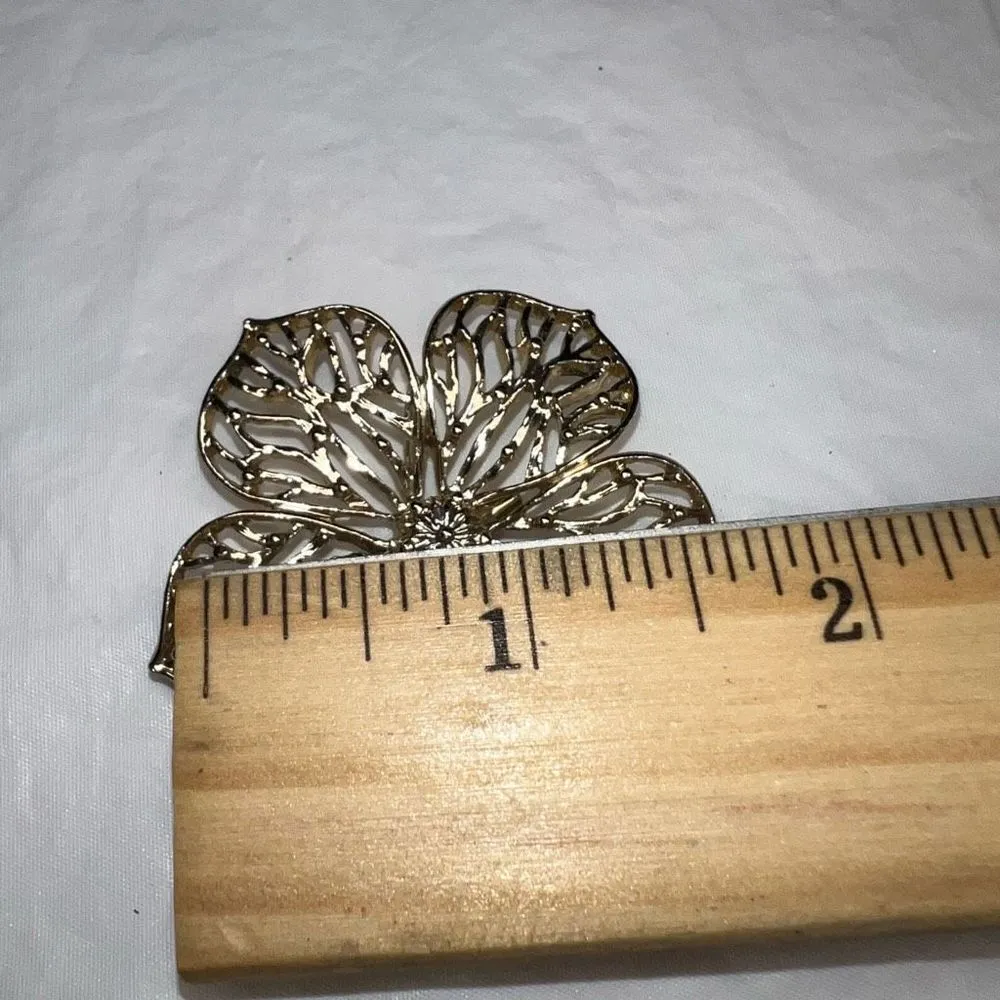 Gerry Vintage Signed Large Ornate Flower Brooch Gold Tone - Image 8