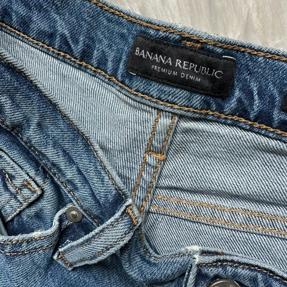 Banana Republic distressed straight ankle jeans - Image 7