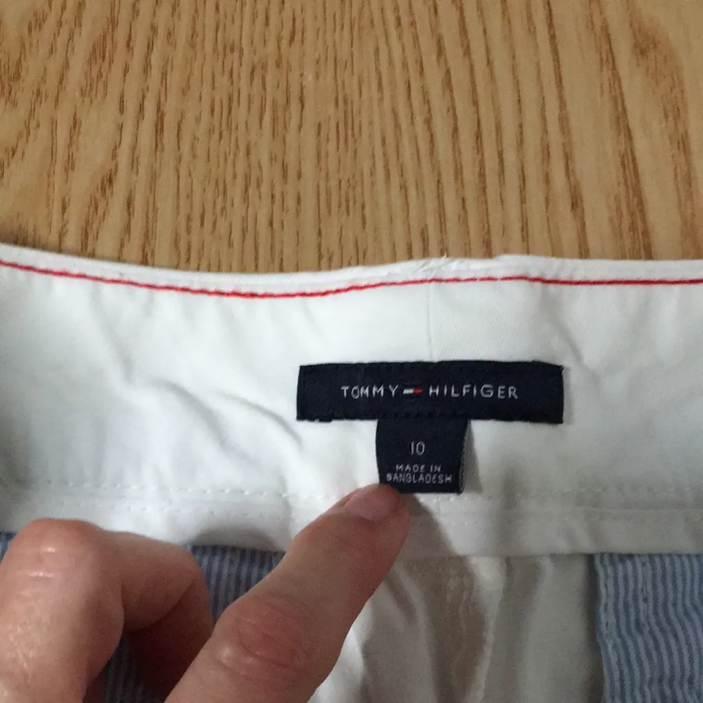 B16 New Womens Tommy Hilfiger Shorts Color White Size 10 Cotton Soft - Image 3