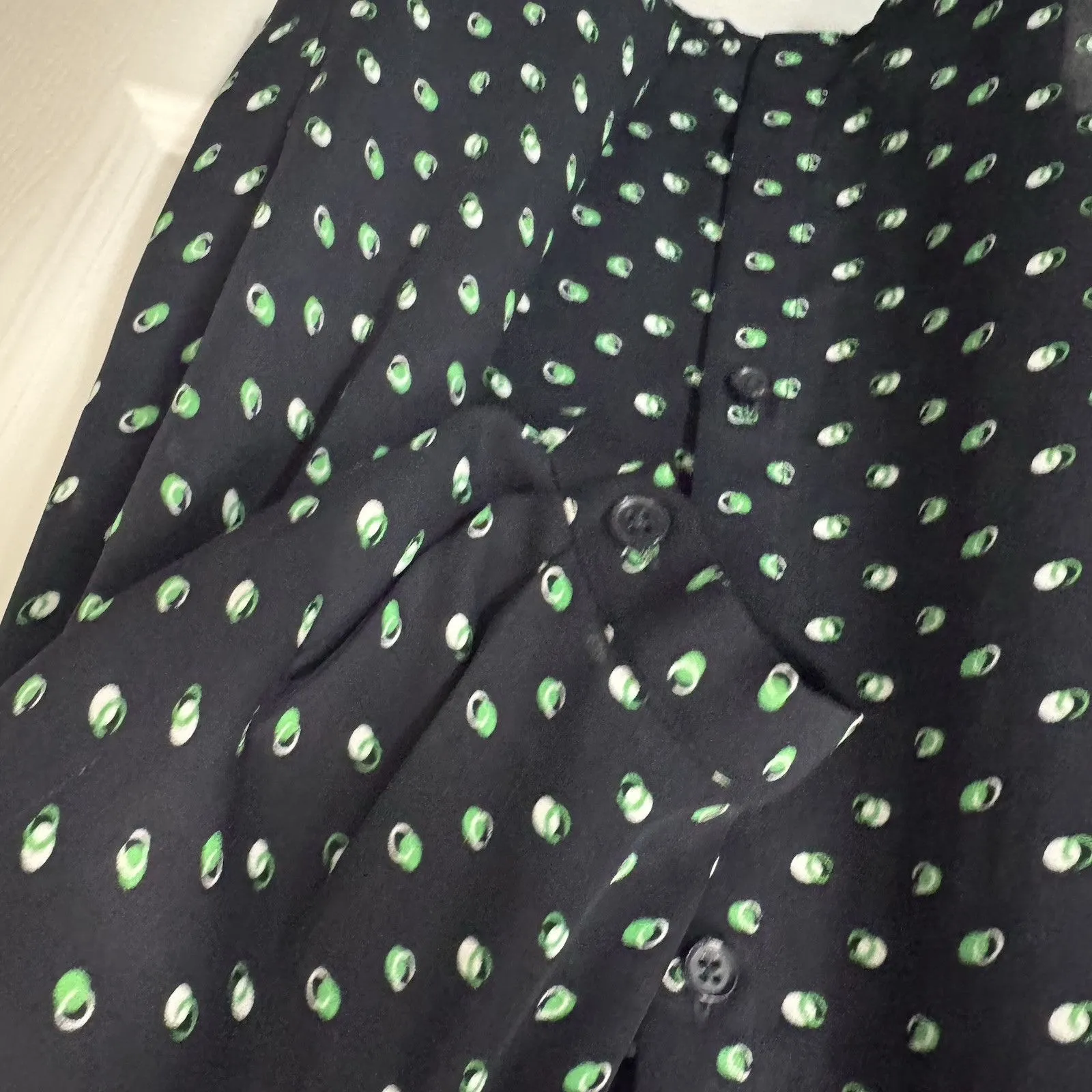 CAbi‎ Size XSmall Martini Button Up Printed Blouse Navy Blue Green EUC #5019 - Image 4