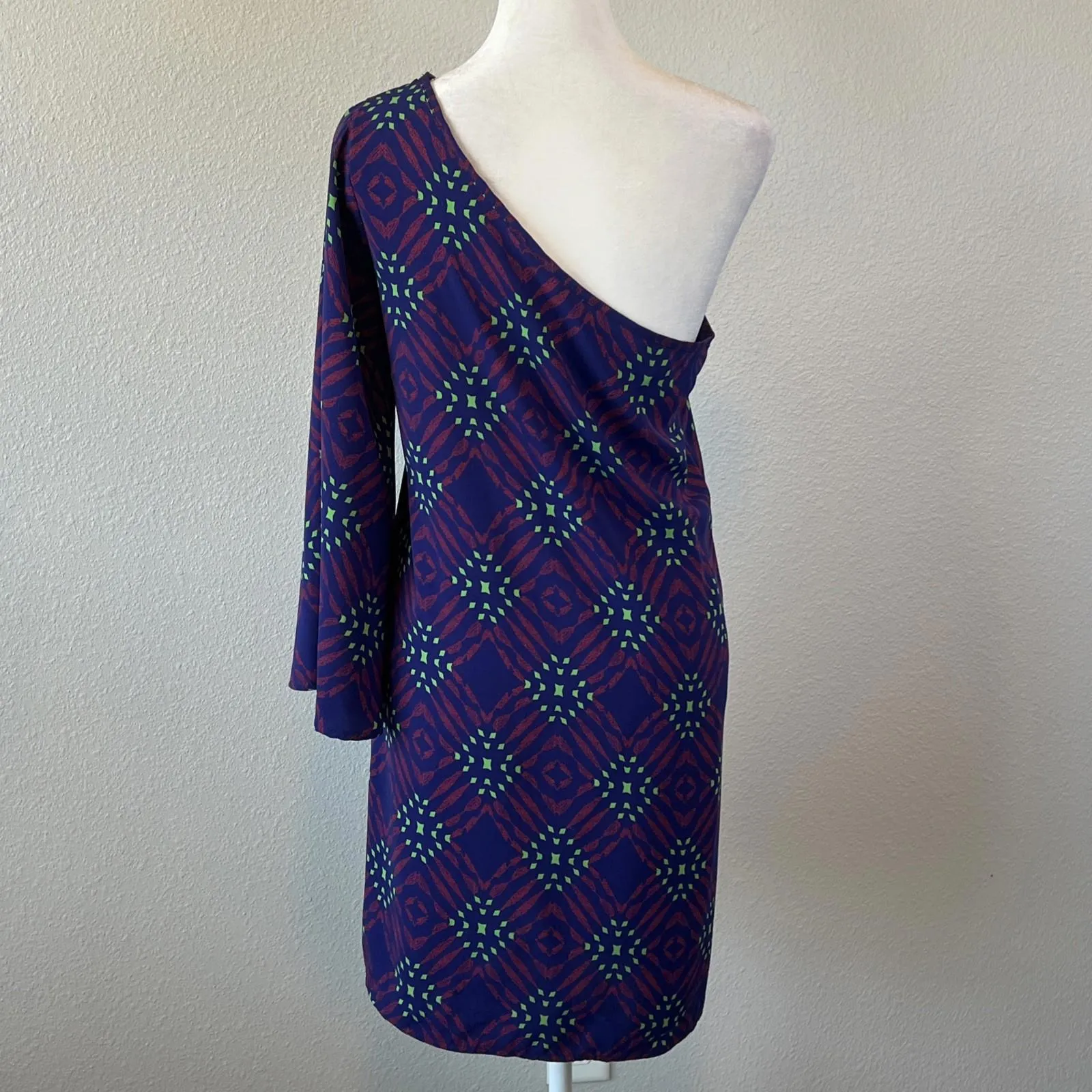 Newbury Kustom Asymmetrical One Sleeve Purple Print Dress Size Small - Image 4