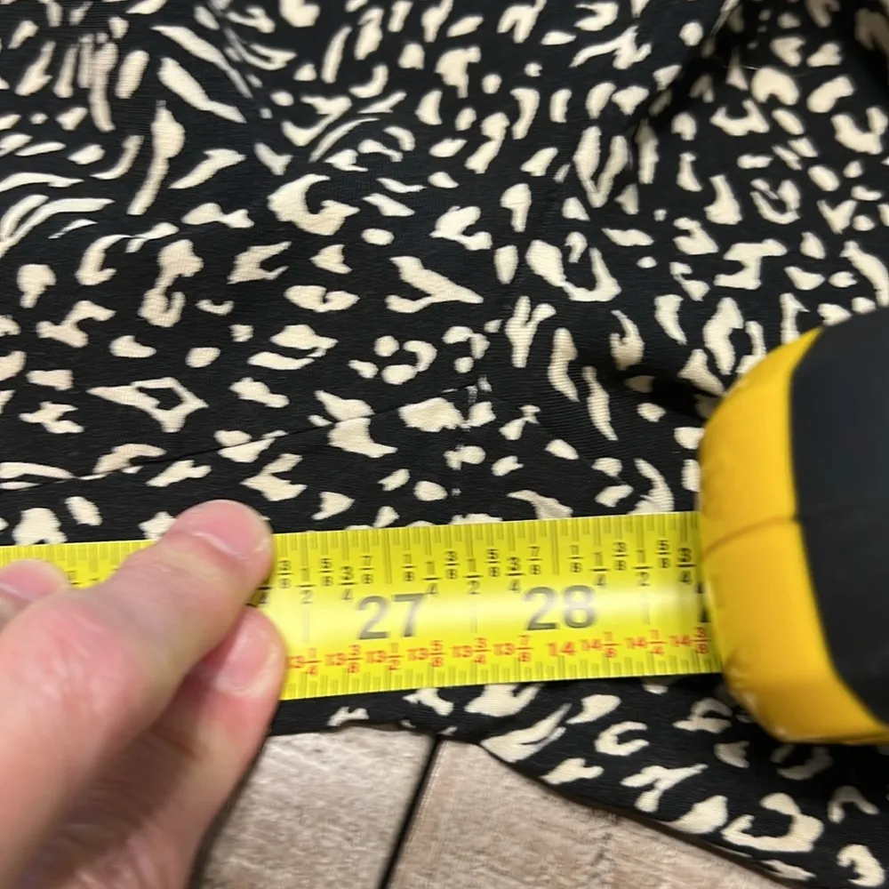 89TH + MADISON pull on CHINO PANTS leopard print EUC Black Size undefined - Image 6