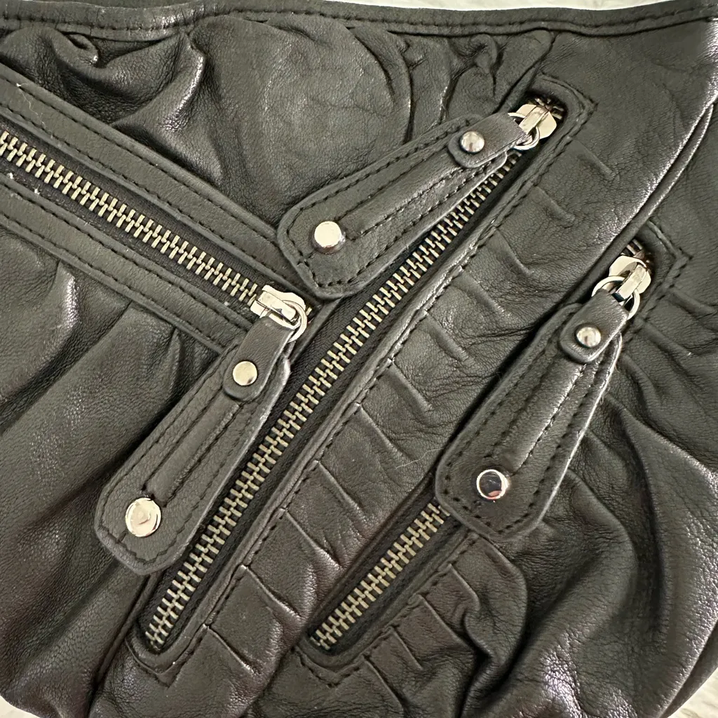 Junior Drake Black Leather Zipper Shoulder‎ Bag - Image 2