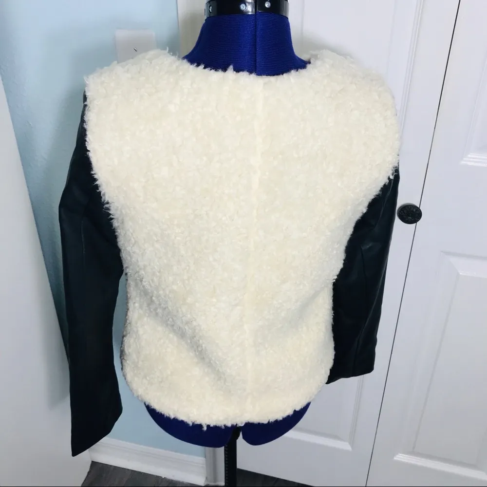 American Eagle Black Faux Leather & Sherpa Jacket Size Small - Image 7