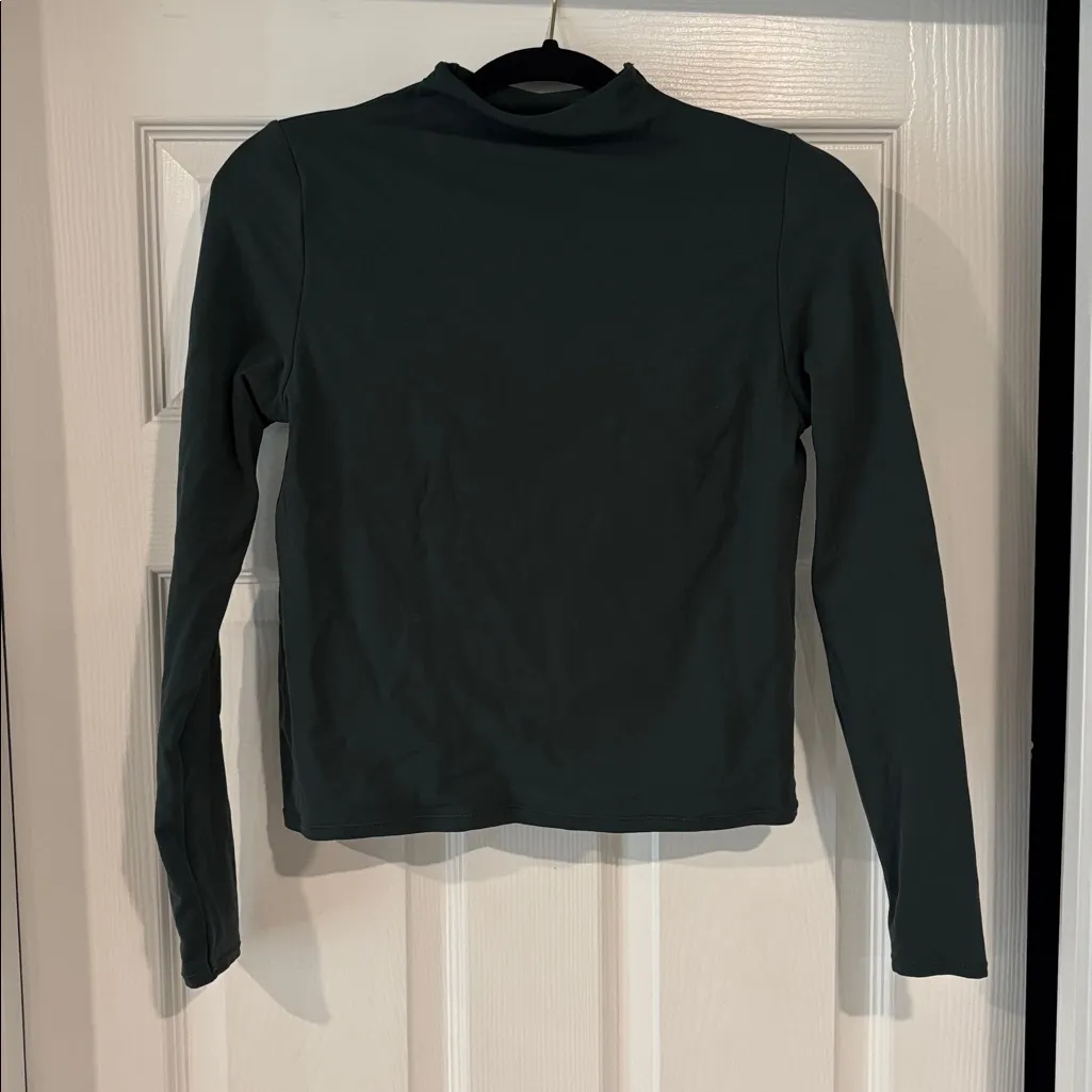 Size large fabletics everpine seamless long sleeve essentials tee - Image 2