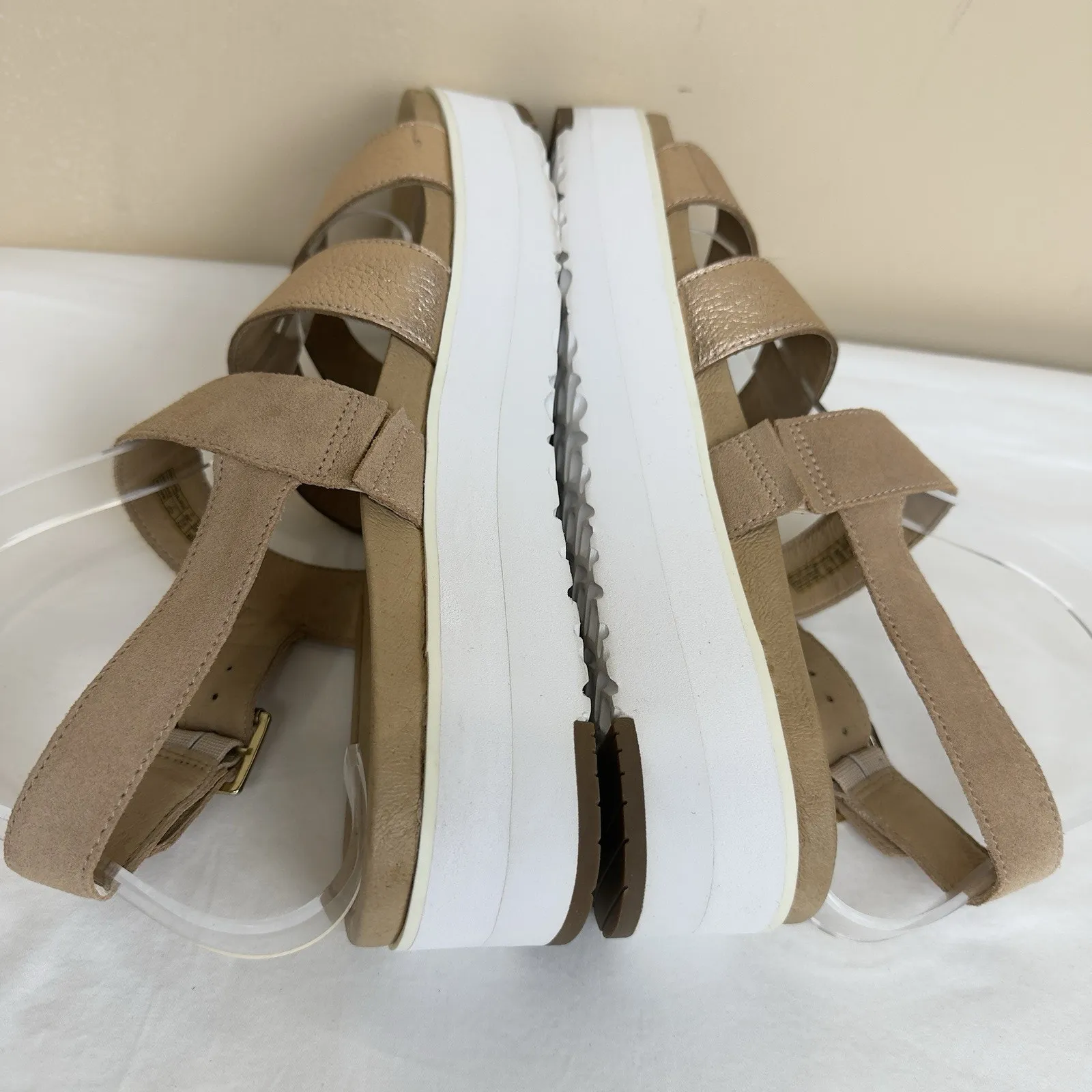 UGG Braelynn Metallic Gold Leather Straps Platform Sandal Womens Size 10 - Image 5