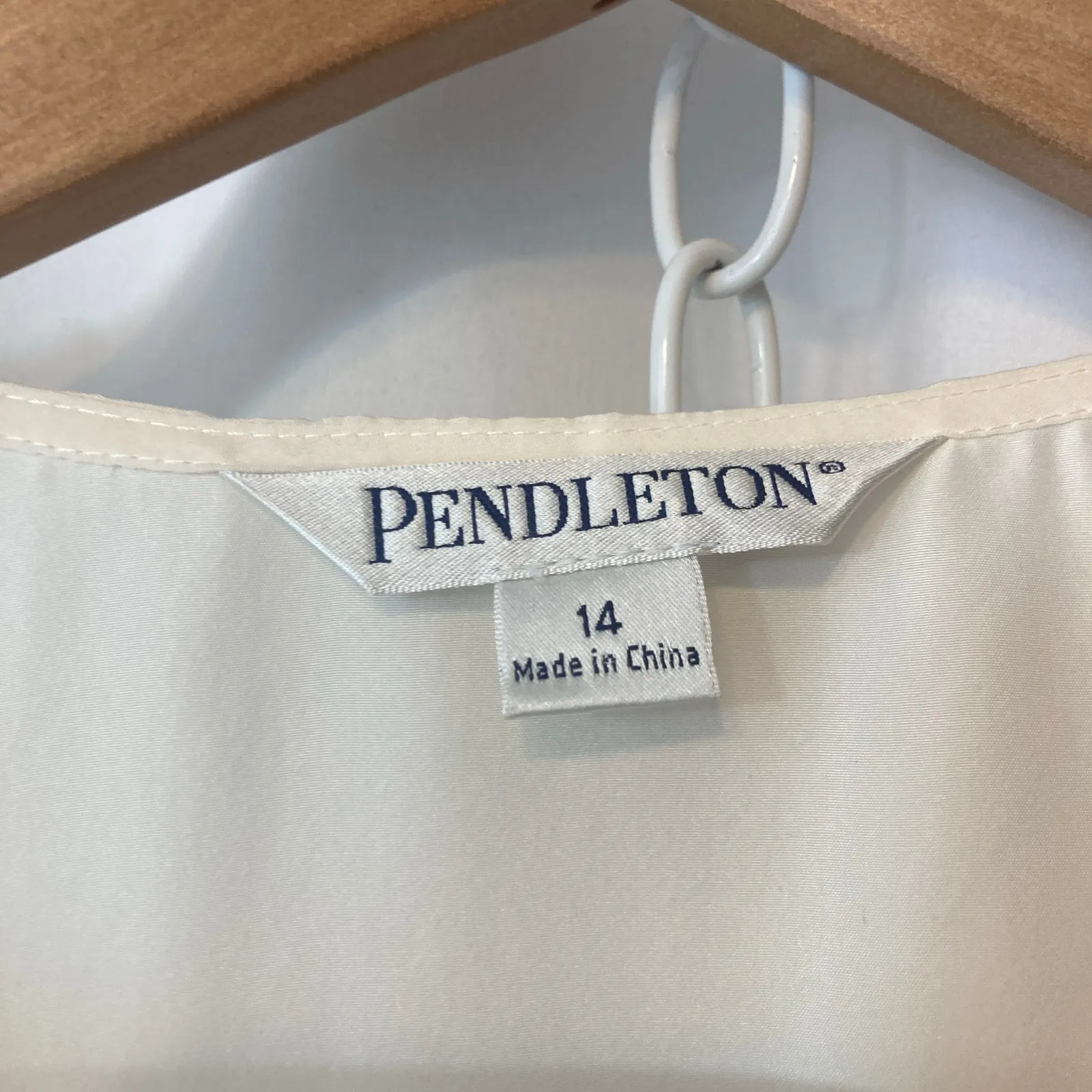 NWT Pendleton 100% Silk Ivory Pleated Sleeveless Button Up Tank Blouse Top - Image 2