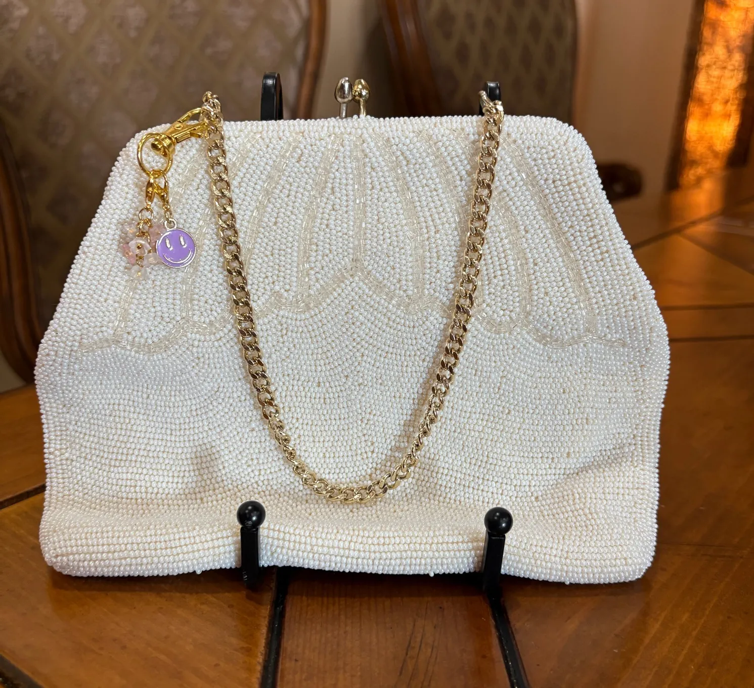 White Beaded kisslock purse - Image 2