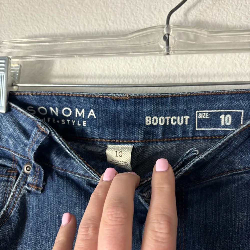 Sonoma Women's Blue Bootcut Blue Jeans size 10 - Image 4