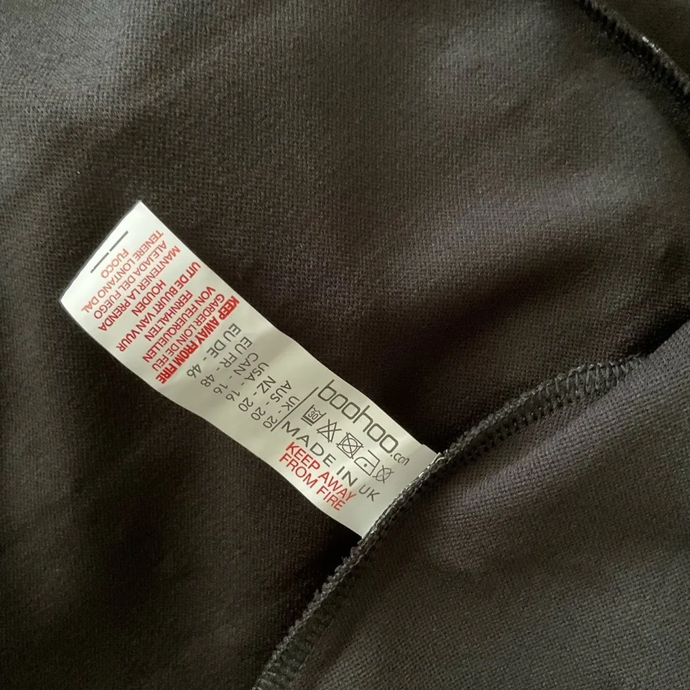 Boohoo Long Open Front Duster Size 16 Black White - Image 3