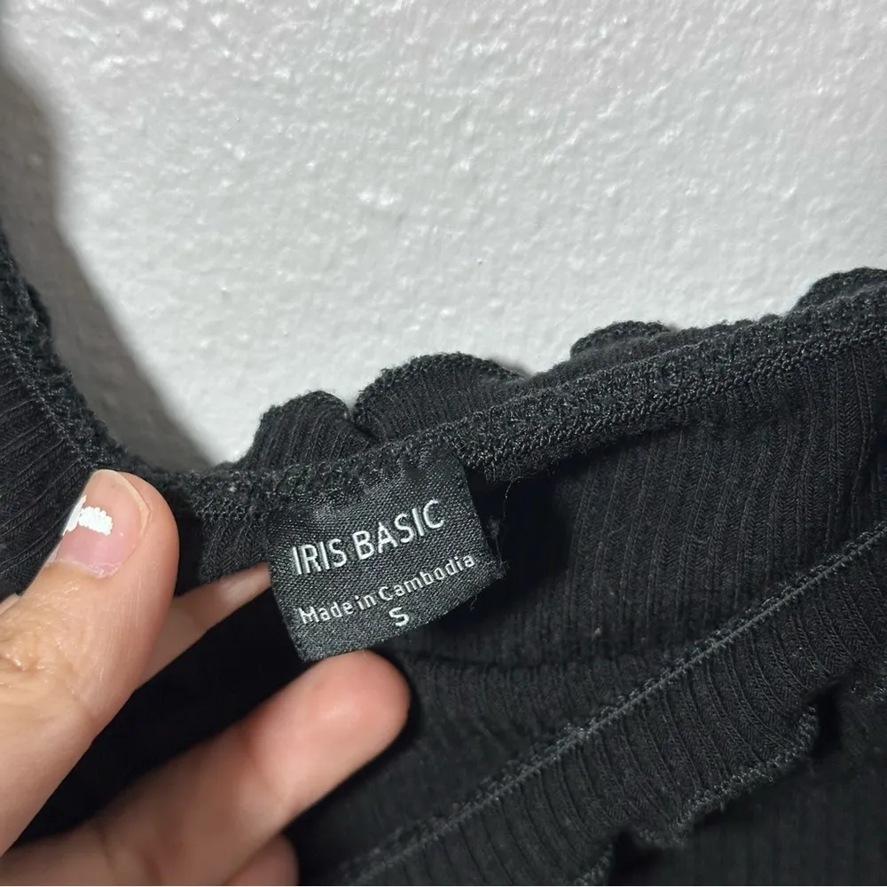 Iris Basic Women Black Ribbed Off Shoulder Top size Small. - Image 3