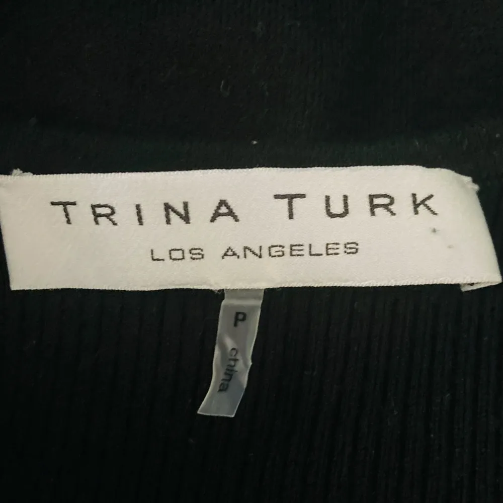 Trina Turk black silk cashmere wool blend tank sweater dress. Size Small. - Image 2