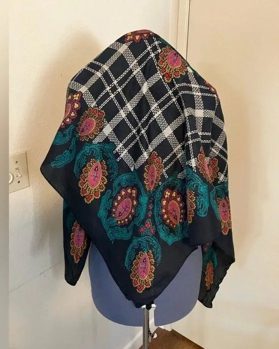 Diane Von Furstenberg Vintage  The Color Authority Silk Scarf 42” X 42” - Image 6