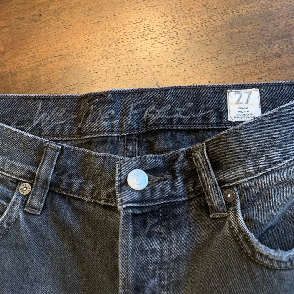 We The Free Free People  Jeans Size 27 Regular Mid Rise Black Distressed - Image 2