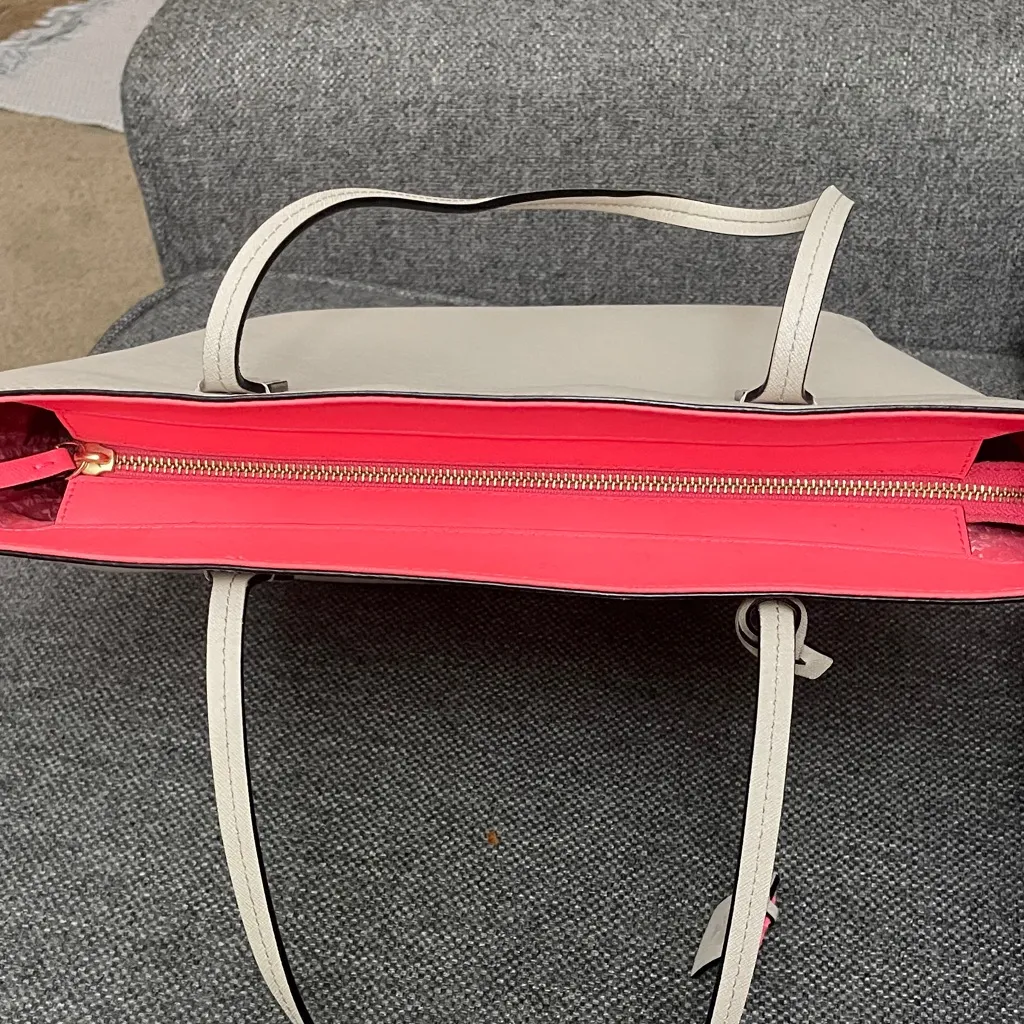 KATE SPADE Large Leather Tote Bag. Bone (Cream/Tan) Color w/Bright Pink Interior - Image 6