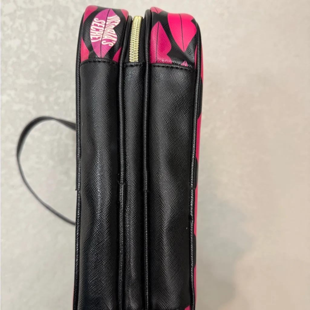 Victoria’s Secret Hanging Travel Lips Makeup Bag Cosmetic Organizer - Image 7