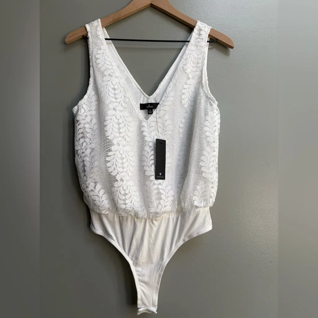 Effortless Dream Ivory Lace V-Neck Bodysuit Small - Image 5
