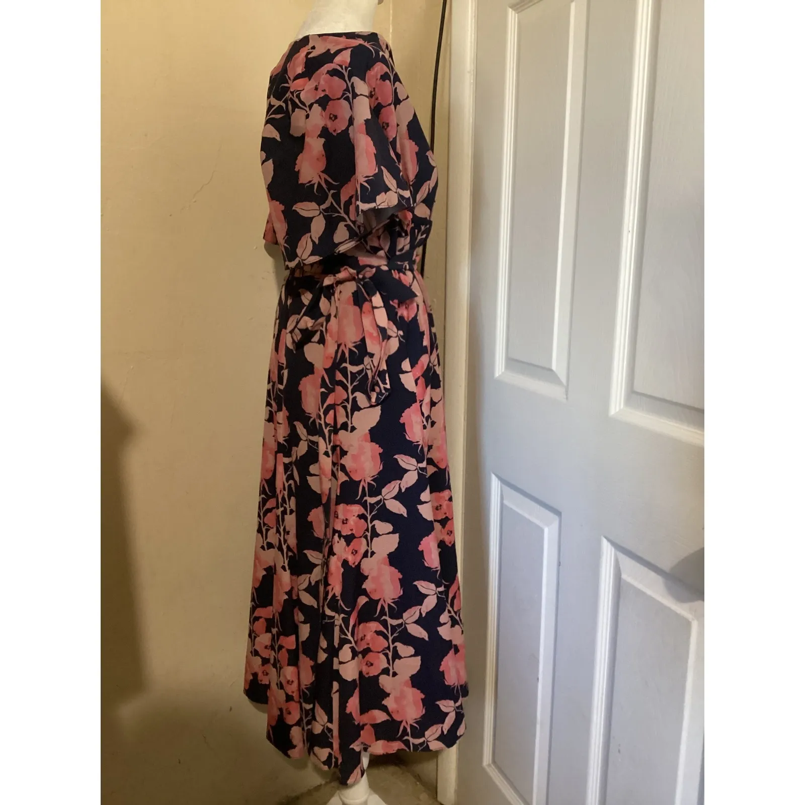 Slate & Willow Floral Wrap Dress Navy Pink Short Sleeve Midi Size M - Image 4