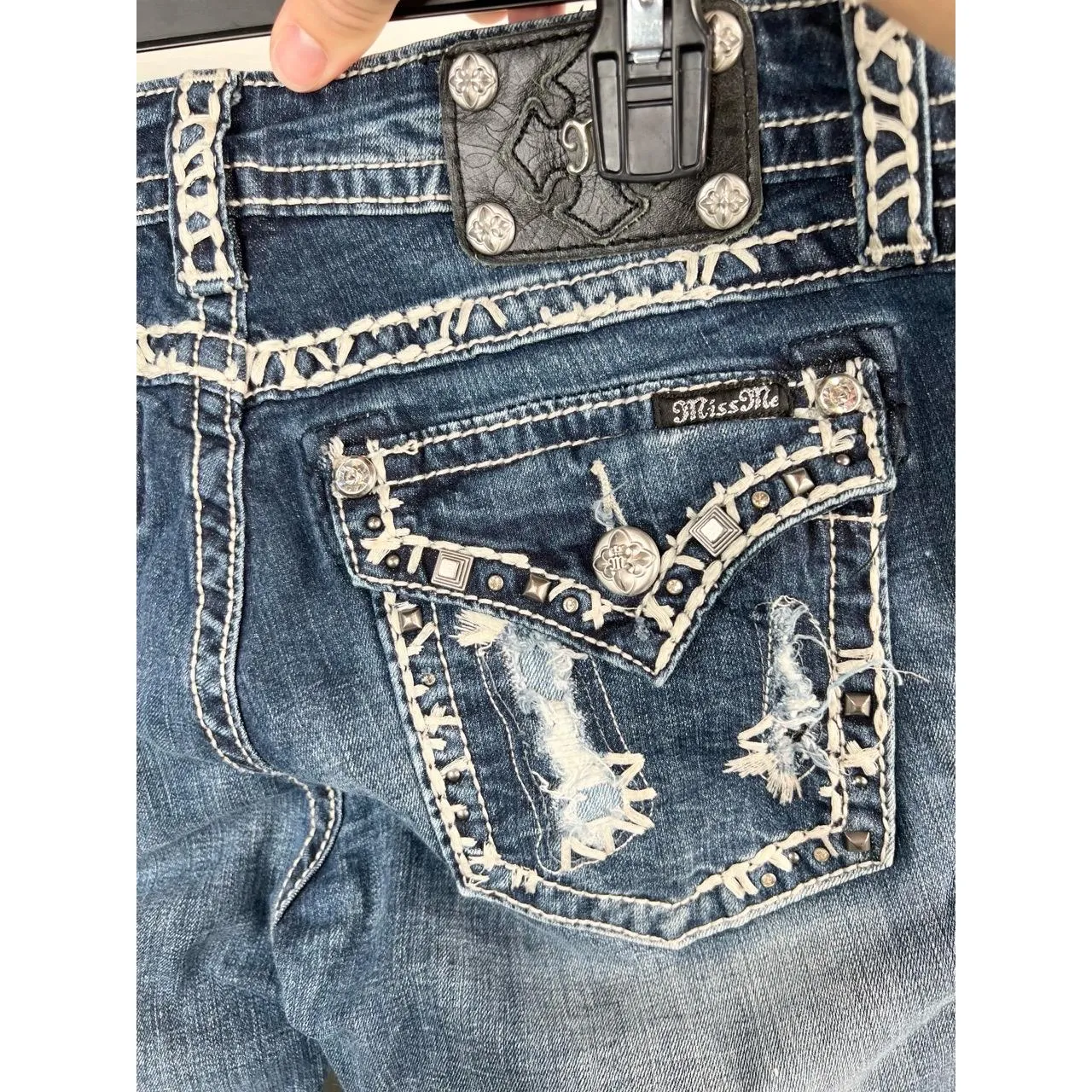 Miss Me Jeans Womens Size 29 Dark Wash Cropped Skinny Studded Distressed Denim - Image 12