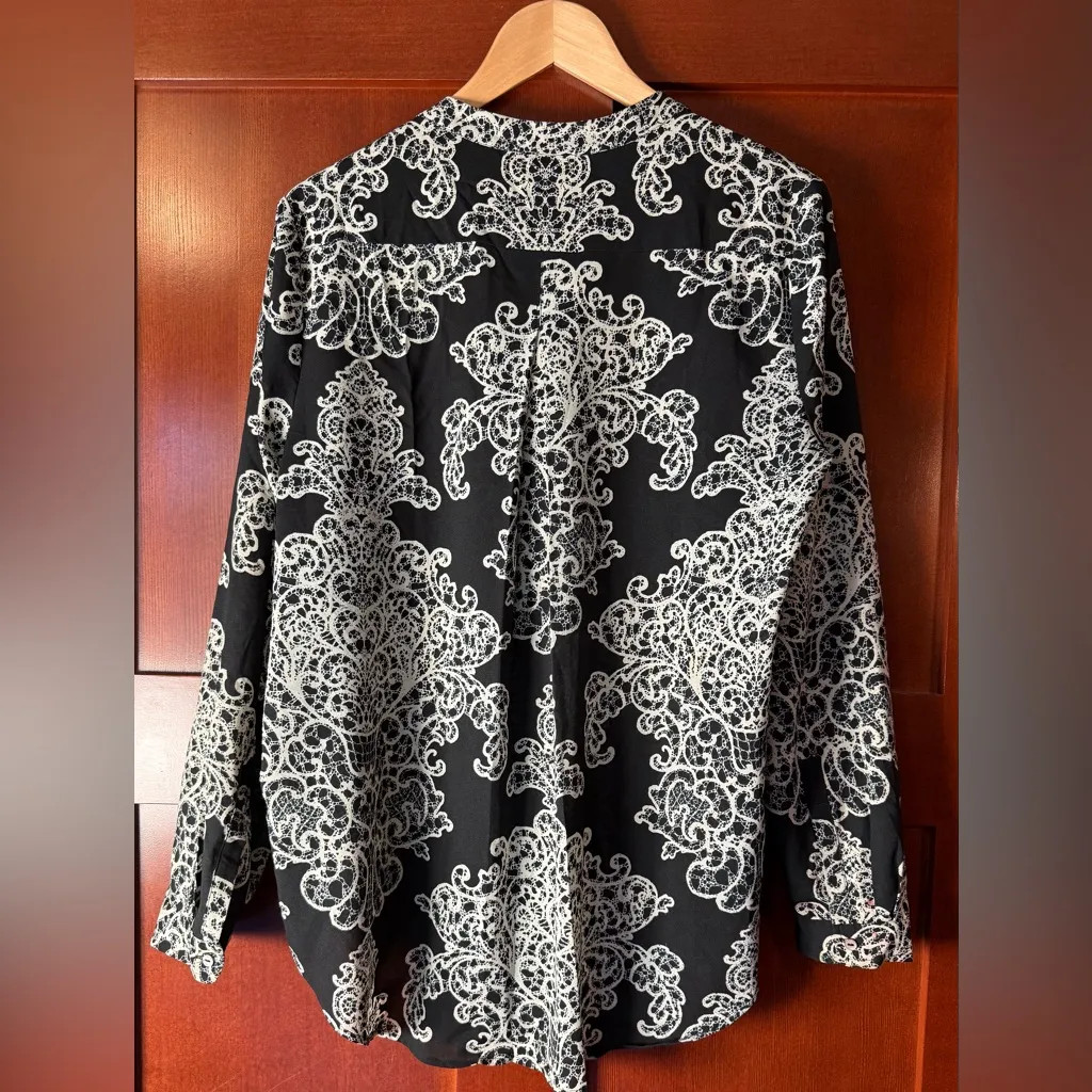 💚Lilla P Black and White Patterned Blouse Size L - Image 4